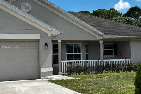 Villa ou maison à louer à Port St. Lucie, Floride: 3 chambres, 141.12 m2 № 2091291 - photo 2