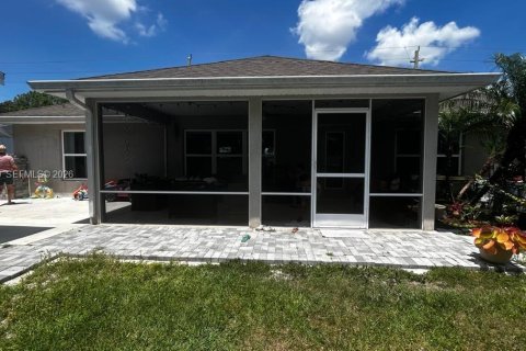 Villa ou maison à louer à Port St. Lucie, Floride: 3 chambres, 141.12 m2 № 2091291 - photo 4