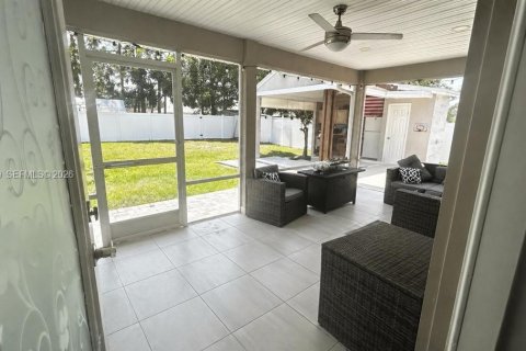 Villa ou maison à louer à Port St. Lucie, Floride: 3 chambres, 141.12 m2 № 2091291 - photo 10