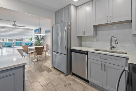 Condominio en venta en Hollywood, Florida, 1 dormitorio, 72.46 m2 № 1779679 - foto 13