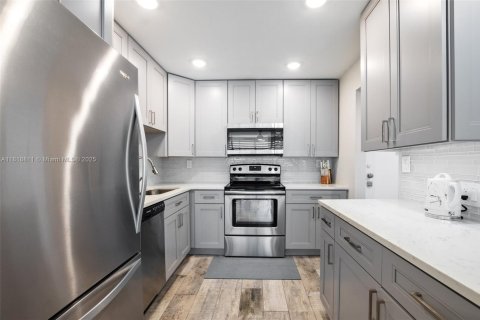 Condominio en venta en Hollywood, Florida, 1 dormitorio, 72.46 m2 № 1779679 - foto 12