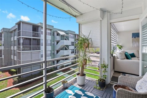 Condominio en venta en Hollywood, Florida, 1 dormitorio, 72.46 m2 № 1779679 - foto 7