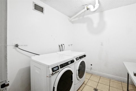 Condominio en venta en Hollywood, Florida, 1 dormitorio, 72.46 m2 № 1779679 - foto 21