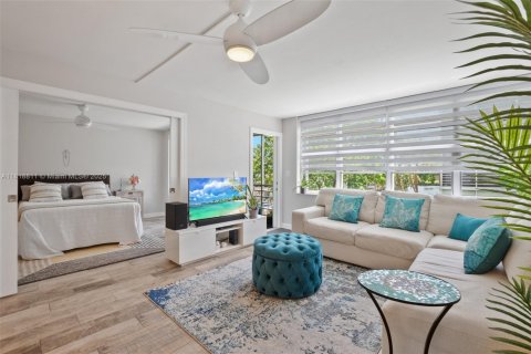 Condominio en venta en Hollywood, Florida, 1 dormitorio, 72.46 m2 № 1779679 - foto 4
