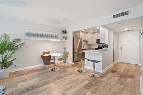 Condominio en venta en Hollywood, Florida, 1 dormitorio, 72.46 m2 № 1779679 - foto 8