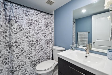 Condominio en venta en Hollywood, Florida, 1 dormitorio, 72.46 m2 № 1779679 - foto 19