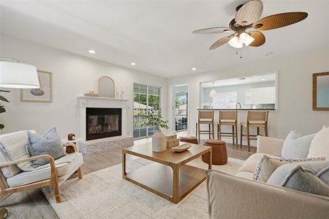 House in Tierra Verde, Florida 4 bedrooms, 272.11 sq.m. № 2218842 - photo 10
