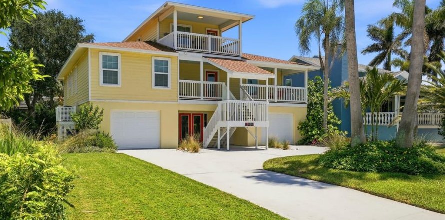 House in Tierra Verde, Florida 4 bedrooms, 272.11 sq.m. № 2218842
