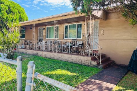 Commercial property in Miami, Florida 172.8 sq.m. № 2083993