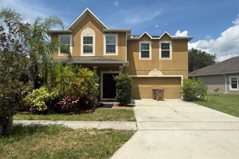 House in Kissimmee, Florida 5 bedrooms, 335.75 sq.m. № 1869431 - photo 1