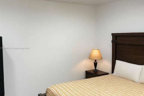 House in Miami Gardens, Florida 3 bedrooms, 104.05 sq.m. № 1851912 - photo 4