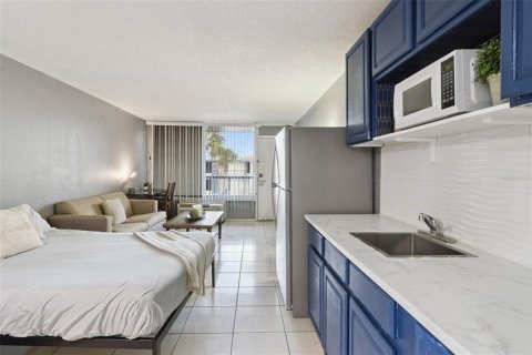 Condominio en alquiler en Davenport, Florida, 1 dormitorio, 27.87 m2 № 2211498 - foto 6