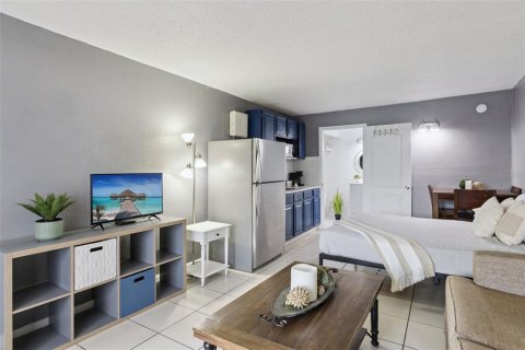 Condominio en alquiler en Davenport, Florida, 1 dormitorio, 27.87 m2 № 2211498 - foto 3