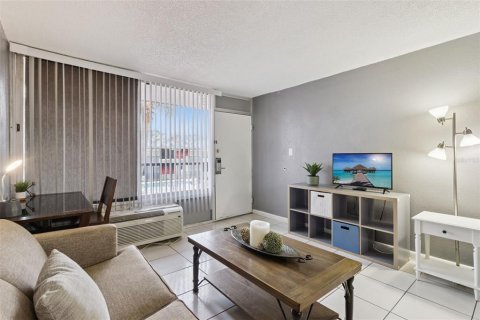 Condominio en alquiler en Davenport, Florida, 1 dormitorio, 27.87 m2 № 2211498 - foto 7