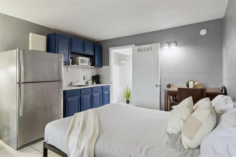 Condominio en alquiler en Davenport, Florida, 1 dormitorio, 27.87 m2 № 2211498 - foto 8