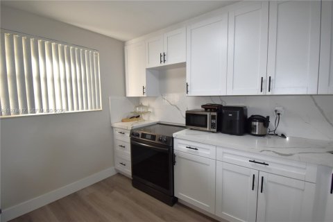 Copropriété à vendre à Plantation, Floride: 2 chambres, 88.44 m2 № 2042095 - photo 4