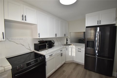 Copropriété à vendre à Plantation, Floride: 2 chambres, 88.44 m2 № 2042095 - photo 2