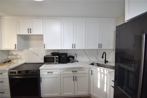 Copropriété à vendre à Plantation, Floride: 2 chambres, 88.44 m2 № 2042095 - photo 3