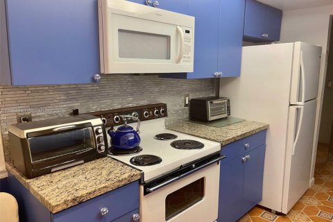 Купить кондоминиум в Холливуд, Флорида 1 спальня, 78.41м2, № 2046791 - фото 21