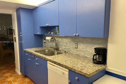 Купить кондоминиум в Холливуд, Флорида 1 спальня, 78.41м2, № 2046791 - фото 20