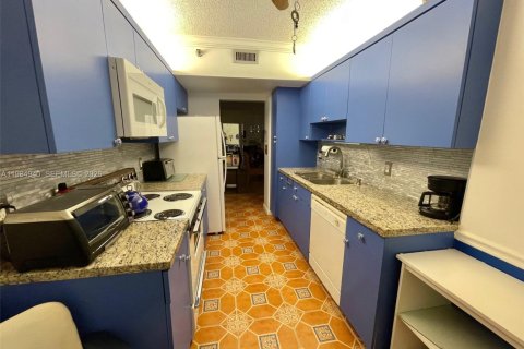 Купить кондоминиум в Холливуд, Флорида 1 спальня, 78.41м2, № 2046791 - фото 22