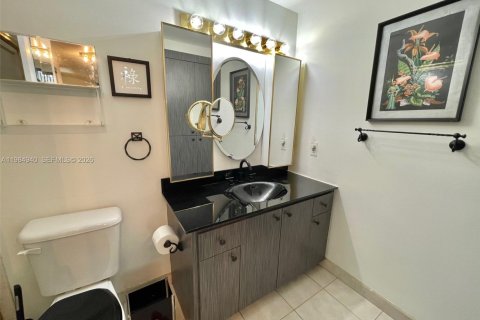 Купить кондоминиум в Холливуд, Флорида 1 спальня, 78.41м2, № 2046791 - фото 16