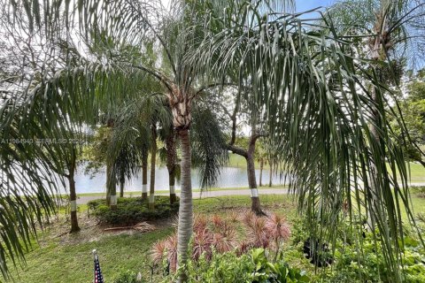 Купить кондоминиум в Холливуд, Флорида 1 спальня, 78.41м2, № 2046791 - фото 4