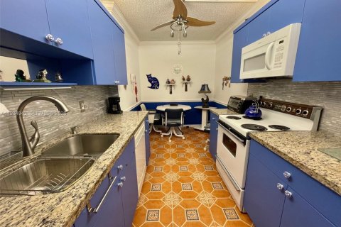 Купить кондоминиум в Холливуд, Флорида 1 спальня, 78.41м2, № 2046791 - фото 19