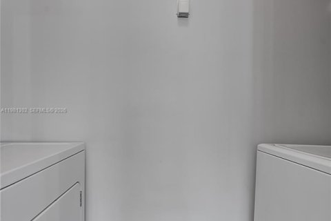 Снять в аренду кондоминиум в Мирамар, Флорида 1 спальня, 72м2, № 2043496 - фото 13