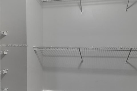 Снять в аренду кондоминиум в Мирамар, Флорида 1 спальня, 72м2, № 2043496 - фото 7