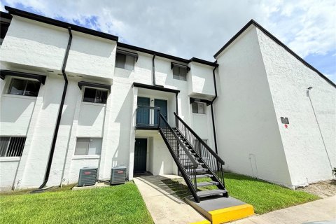 Condo in Orlando, Florida, 2 bedrooms  № 1910321 - photo 3