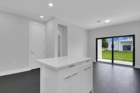Immobilier commercial à vendre à Lehigh Acres, Floride: 222.13 m2 № 2364705 - photo 15