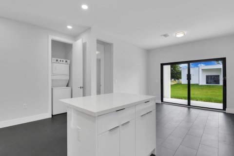 Immobilier commercial à vendre à Lehigh Acres, Floride: 222.13 m2 № 2364705 - photo 16