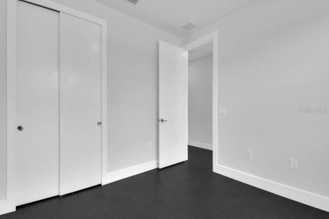 Immobilier commercial à vendre à Lehigh Acres, Floride: 222.13 m2 № 2364705 - photo 25