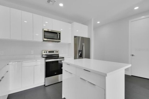 Immobilier commercial à vendre à Lehigh Acres, Floride: 222.13 m2 № 2364705 - photo 14