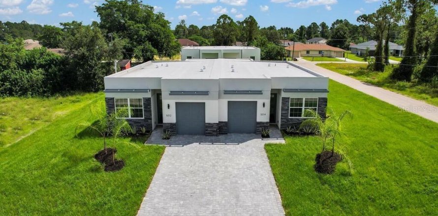 Immobilier commercial à Lehigh Acres, Floride 222.13 m2 № 2364705