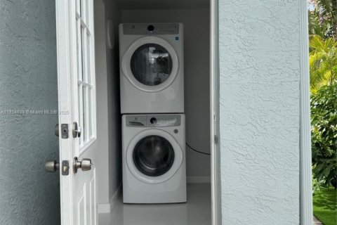 Villa ou maison à vendre à Hollywood, Floride: 3 chambres № 1872342 - photo 20