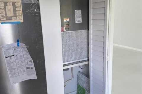 Casa en venta en Hollywood, Florida, 3 dormitorios № 1872342 - foto 11