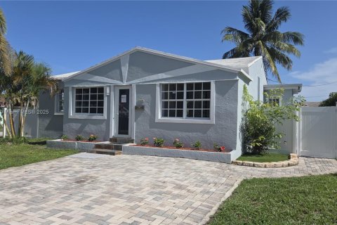 Casa en venta en Hollywood, Florida, 3 dormitorios № 1872342 - foto 18
