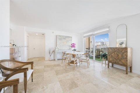 Condominio en venta en Miami, Florida, 2 dormitorios, 113.25 m2 № 1955080 - foto 6