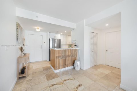 Condominio en venta en Miami, Florida, 2 dormitorios, 113.25 m2 № 1955080 - foto 4