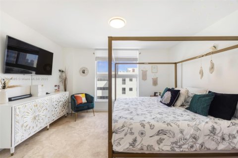 Condominio en venta en Miami, Florida, 2 dormitorios, 113.25 m2 № 1955080 - foto 13