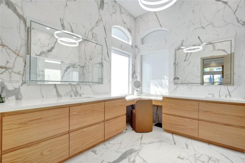 Купить виллу или дом в Мирамар, Флорида 5 спален, 239.32м2, № 2006623 - фото 28