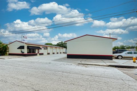 Propiedad comercial en venta en Clearwater, Florida, 380.9 m2 № 1908847 - foto 4