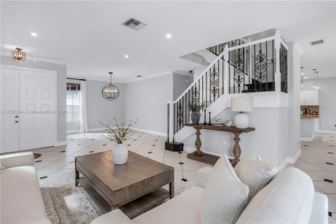 Casa en venta en Miramar, Florida, 6 dormitorios, 320.14 m2 № 1976220 - foto 14