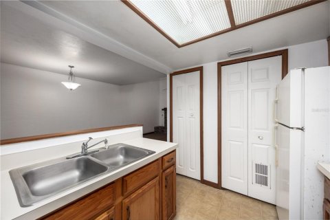 Condo in Gainesville, Florida, 2 bedrooms  № 1532710 - photo 12