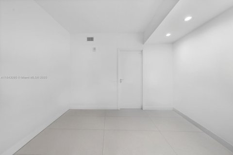 Condominio en venta en Miami, Florida, 3 dormitorios, 165.18 m2 № 1842731 - foto 21