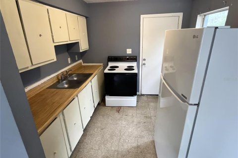Casa en alquiler en Wildwood, Florida, 2 dormitorios, 62.43 m2 № 1842053 - foto 9