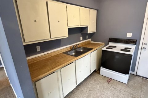 Casa en alquiler en Wildwood, Florida, 2 dormitorios, 62.43 m2 № 1842053 - foto 8