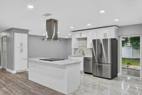 Casa en venta en Clearwater, Florida, 4 dormitorios, 184.88 m2 № 2150237 - foto 9